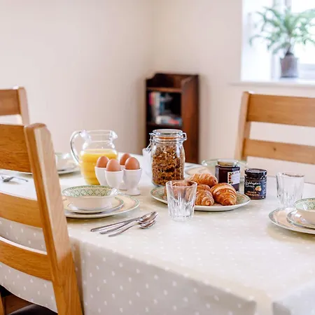 Holiday home 2 Bed In St Austell 79594 *
